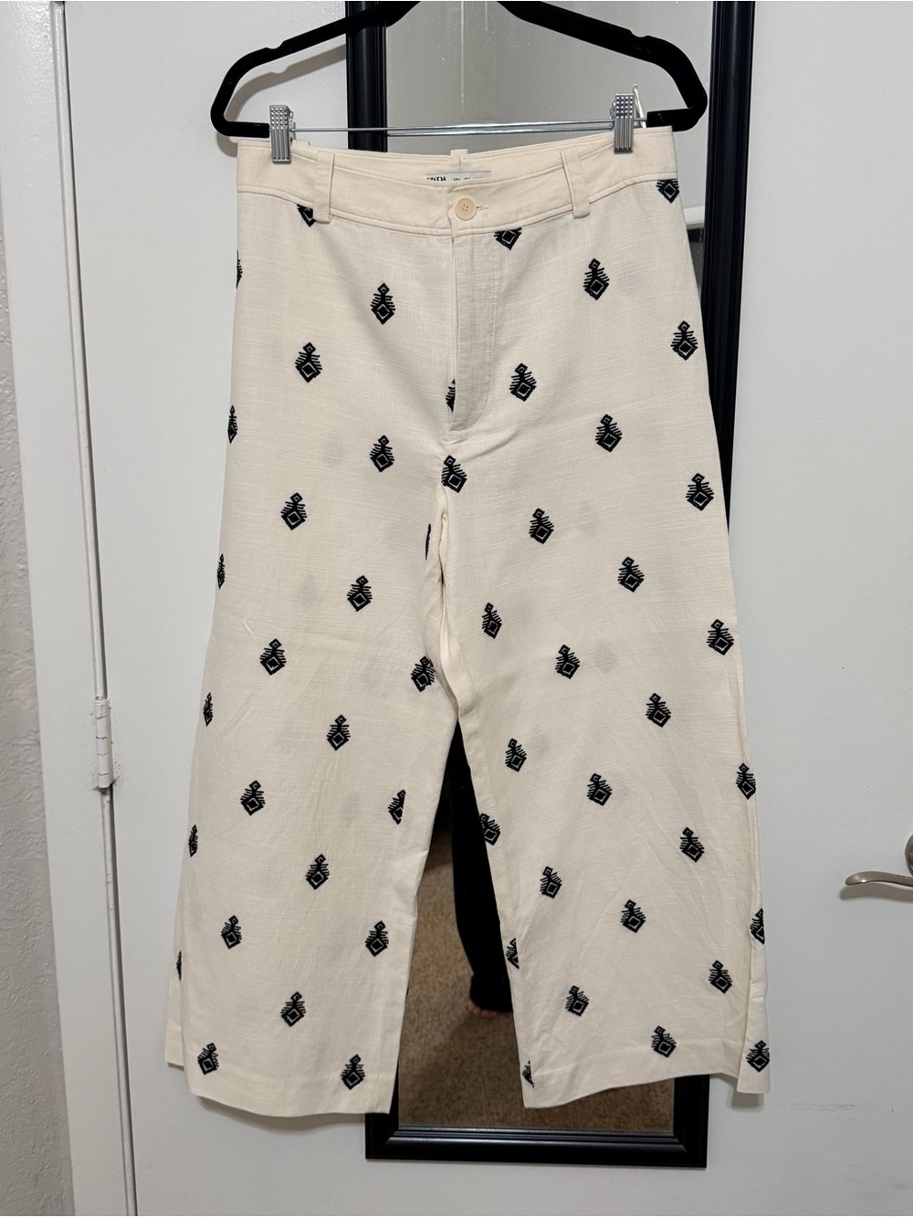 Zara Cream Wide-Leg Embroidered Crop Pants with Black Motifs